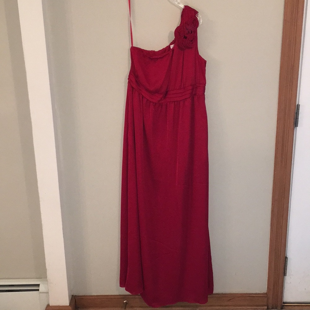 2/20$ dresses! 🎉 Red one sleeve evening gown NWOT